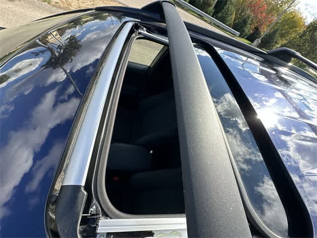 Thumbnail: 2022 Toyota RAV4 - 6