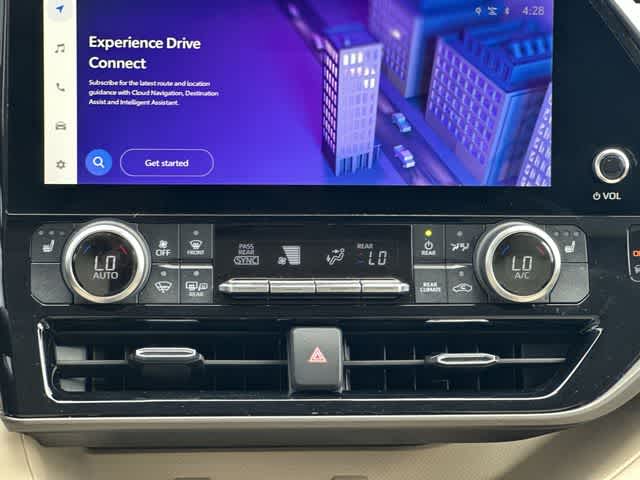 Thumbnail: 2023 Toyota Highlander - 15