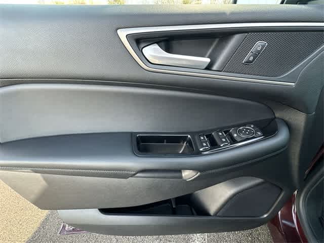 Thumbnail: 2017 Ford Edge - 19