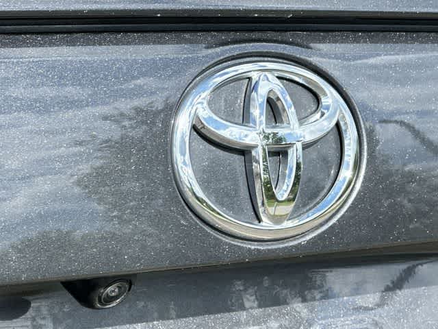 Thumbnail: 2022 Toyota RAV4 - 25