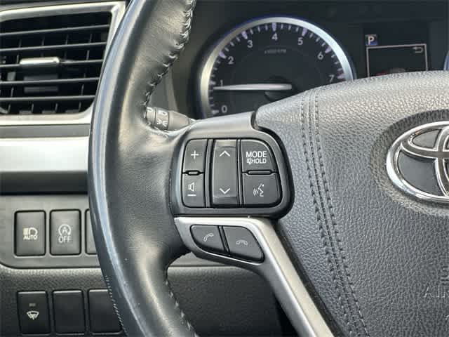 Thumbnail: 2017 Toyota Highlander - 9