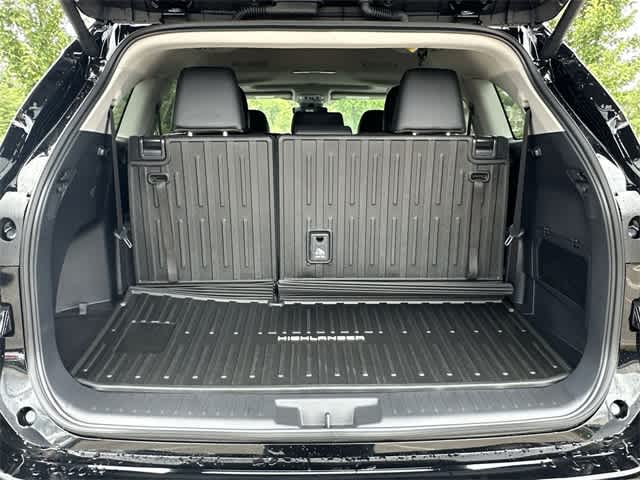 Thumbnail: 2024 Toyota Highlander - 25