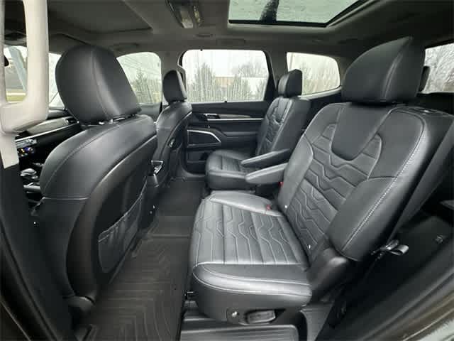 Thumbnail: 2020 Kia Telluride - 19