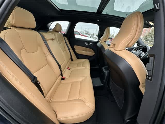 Thumbnail: 2023 Volvo XC60 - 26