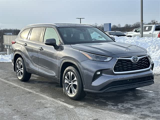 Thumbnail: 2023 Toyota Highlander - 31