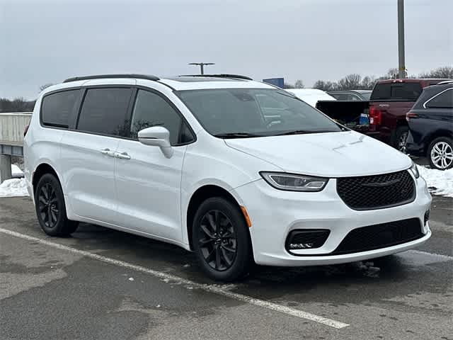 Thumbnail: 2021 Chrysler Pacifica - 25