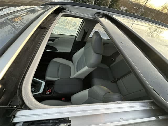 Thumbnail: 2019 Toyota RAV4 - 6