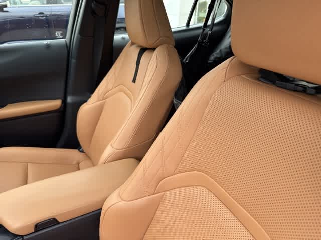 Thumbnail: 2023 Lexus UX - 7