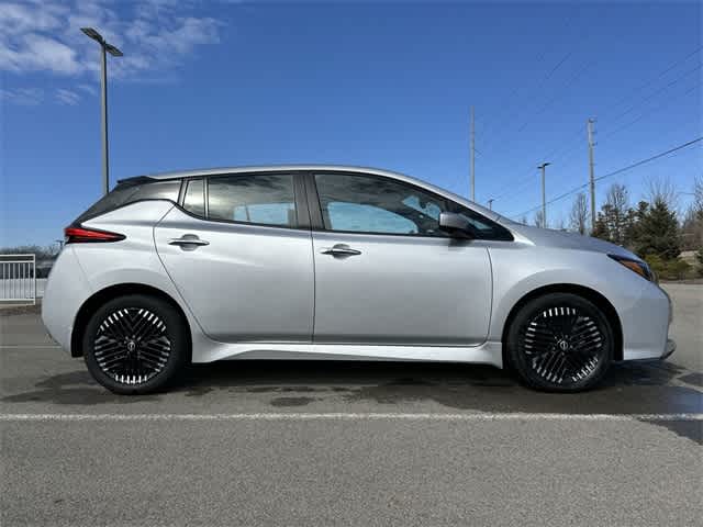 Thumbnail: 2023 Nissan Leaf - 3