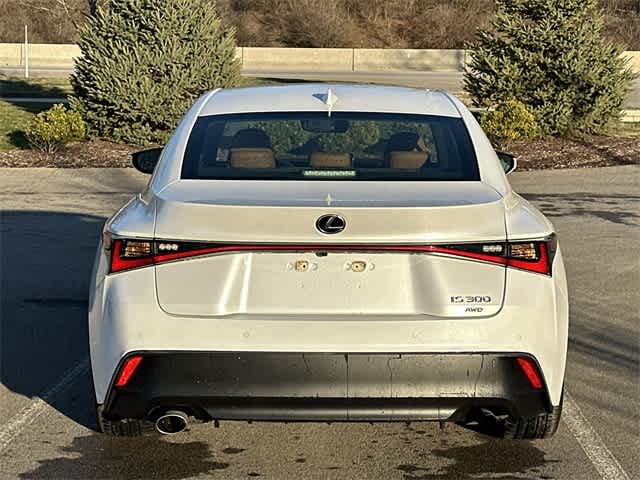 Thumbnail: 2022 Lexus IS - 4