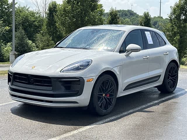 Thumbnail: 2023 Porsche Macan - 1