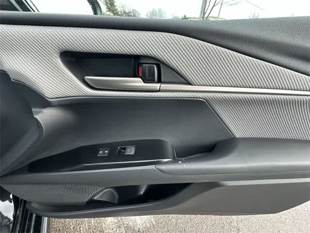 Thumbnail: 2025 Toyota Camry - 22