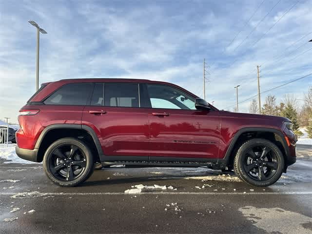 Thumbnail: 2023 Jeep Grand Cherokee - 3