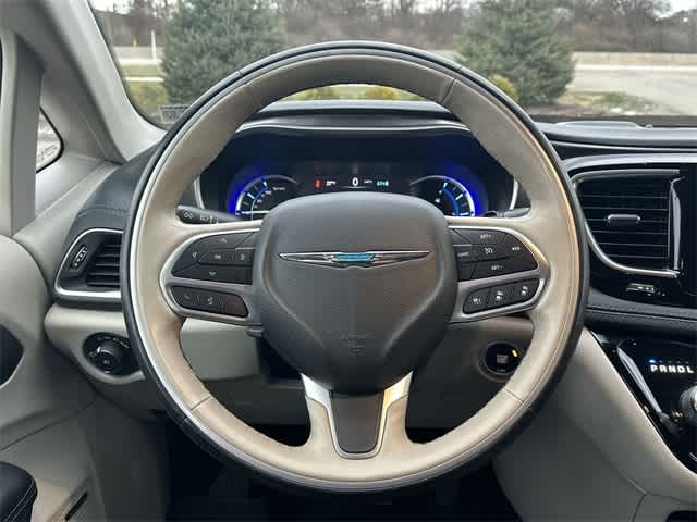 Thumbnail: 2019 Chrysler Pacifica - 8