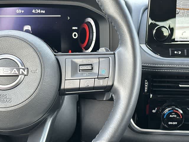 Thumbnail: 2023 Nissan Rogue - 10