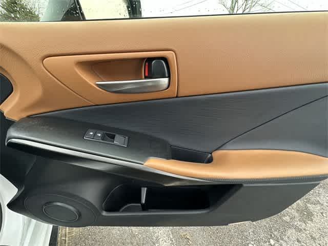 Thumbnail: 2022 Lexus IS - 24