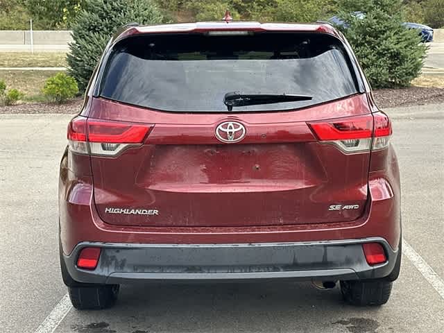 Thumbnail: 2017 Toyota Highlander - 4