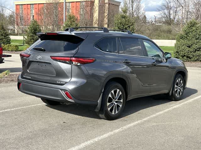 Thumbnail: 2023 Toyota Highlander - 36