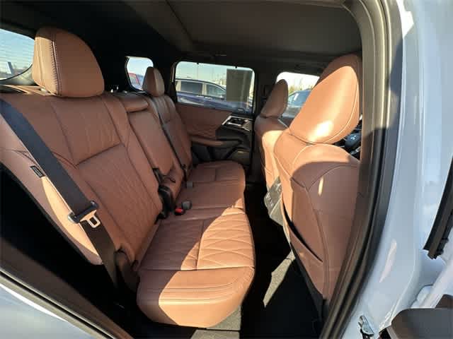 Thumbnail: 2025 Mitsubishi Outlander - 27