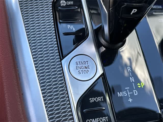 Thumbnail: 2021 BMW X6 - 11