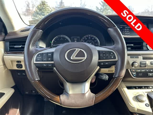 Thumbnail: 2017 Lexus ES - 8