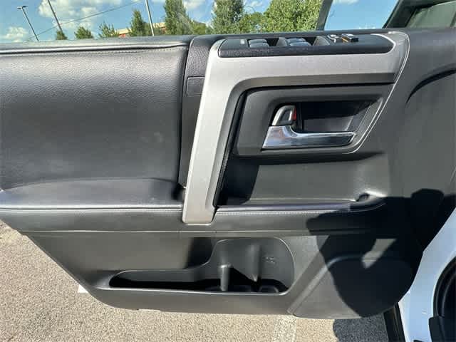 Thumbnail: 2022 Toyota 4Runner - 18