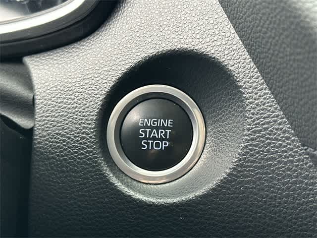 Thumbnail: 2022 Toyota Corolla Cross - 11