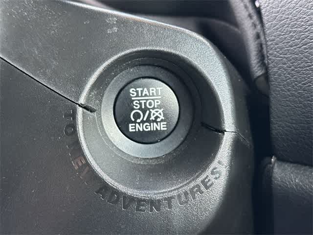 Thumbnail: 2021 Jeep Renegade - 10