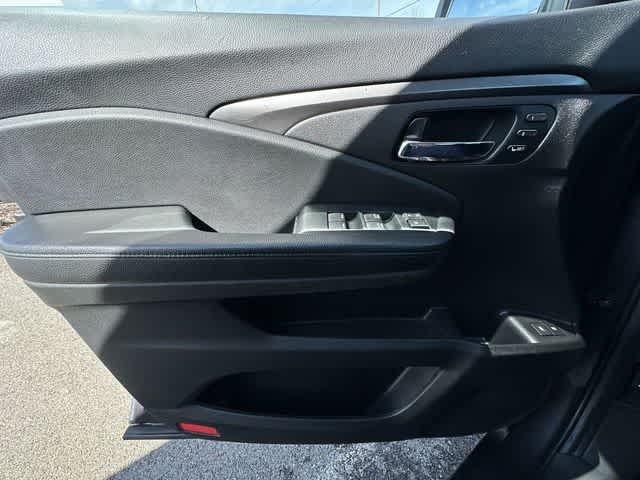 Thumbnail: 2022 Honda Pilot - 18