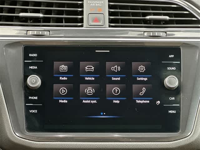 Thumbnail: 2022 Volkswagen Tiguan - 13