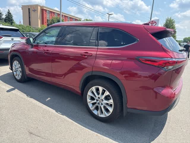 Thumbnail: 2022 Toyota Highlander - 5