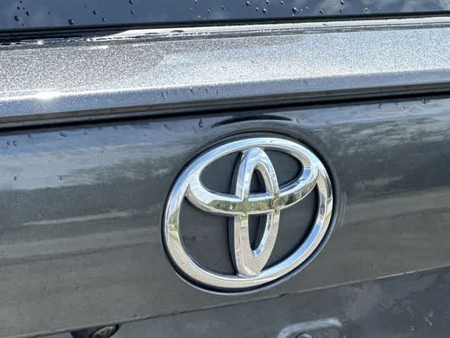 Thumbnail: 2022 Toyota RAV4 - 18
