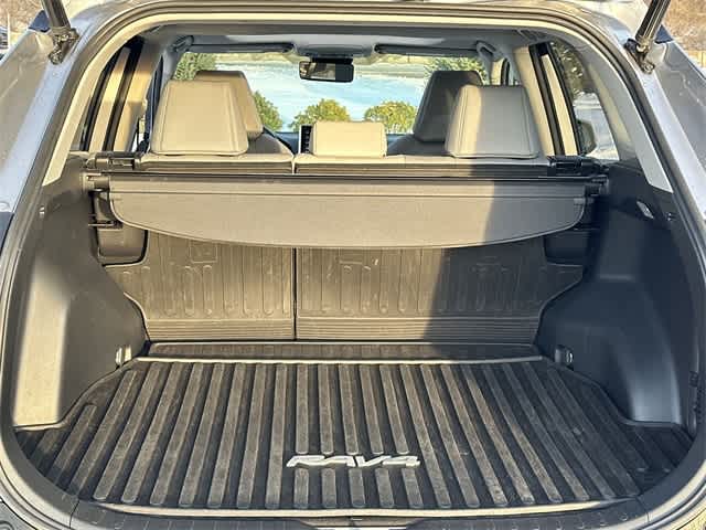 Thumbnail: 2019 Toyota RAV4 - 25