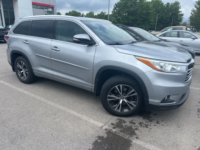Thumbnail: 2016 Toyota Highlander - 1