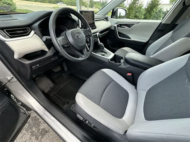 Thumbnail: 2024 Toyota RAV4 - 16