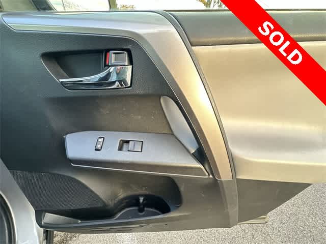 Thumbnail: 2018 Toyota RAV4 - 24