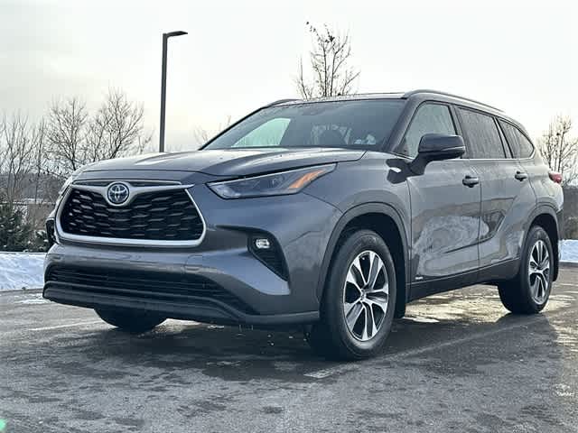 Thumbnail: 2023 Toyota Highlander - 29