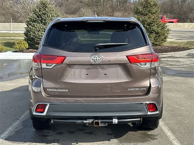 Thumbnail: 2017 Toyota Highlander - 4