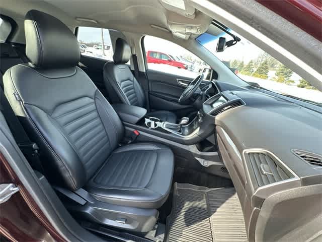 Thumbnail: 2017 Ford Edge - 23