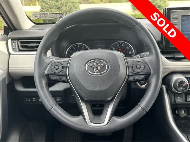 Thumbnail: 2022 Toyota RAV4 - 8