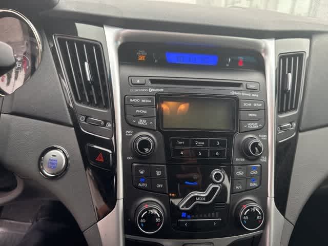 Thumbnail: 2012 Hyundai Sonata - 9