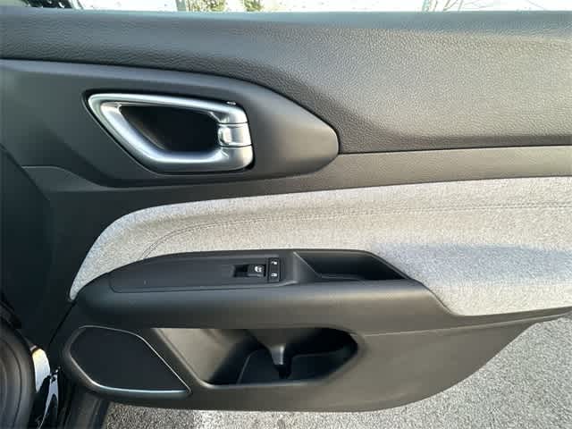 Thumbnail: 2022 Jeep Compass - 23