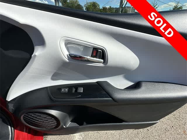 Thumbnail: 2022 Toyota Prius - 22