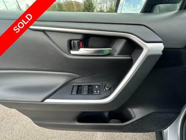Thumbnail: 2021 Toyota RAV4 - 17
