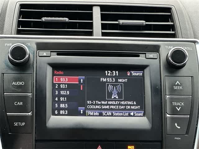 Thumbnail: 2016 Toyota Camry - 9