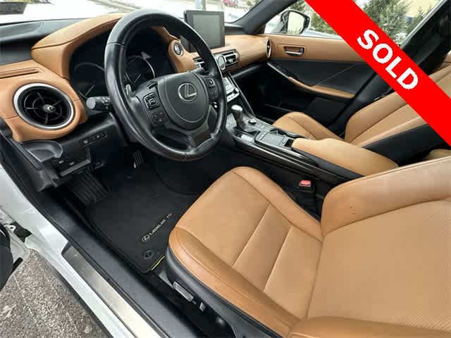 Thumbnail: 2022 Lexus IS - 17