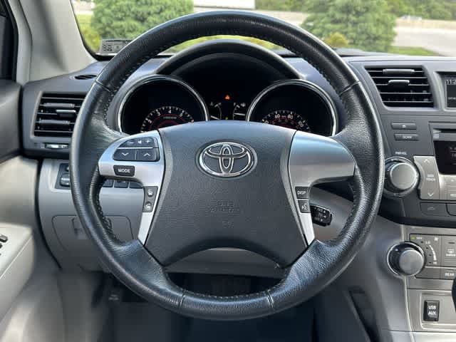 Thumbnail: 2012 Toyota Highlander - 8