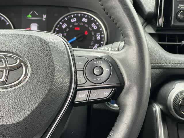 Thumbnail: 2022 Toyota RAV4 - 10