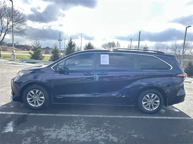 Thumbnail: 2021 Toyota Sienna - 2