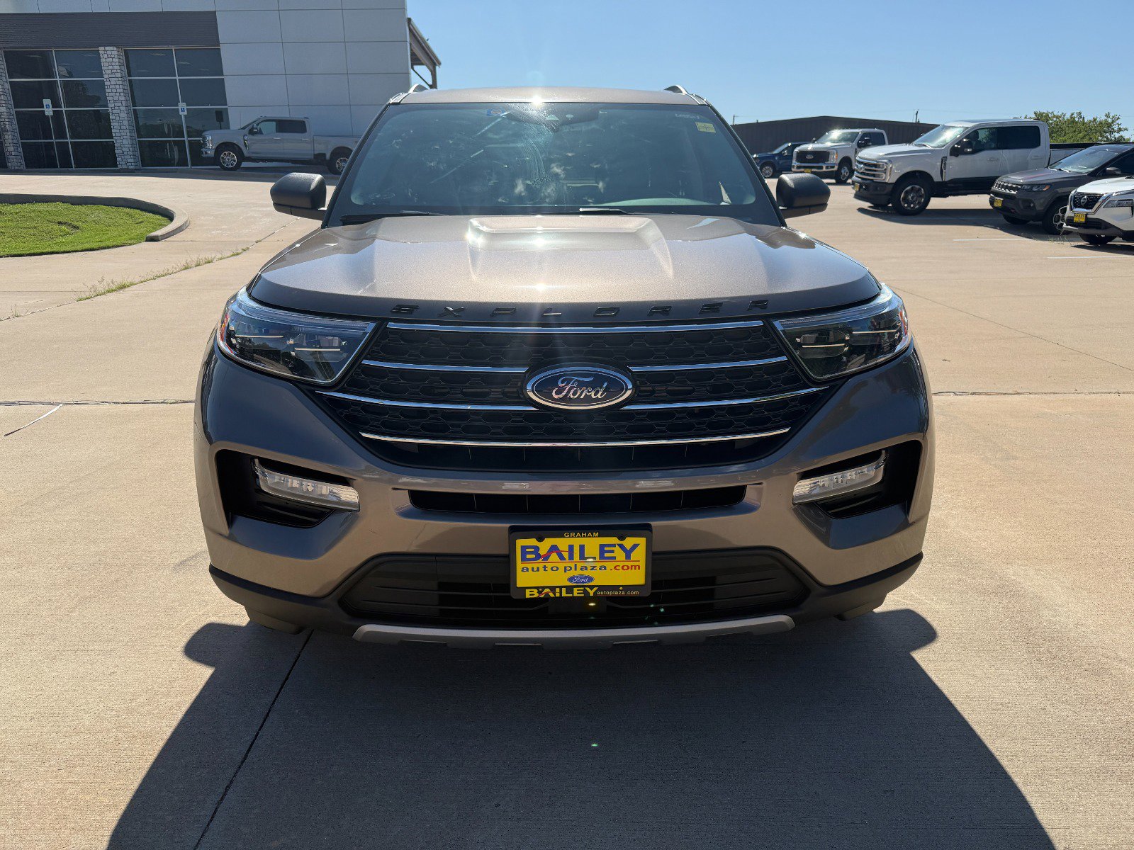 2021 Ford Explorer XLT photo 2